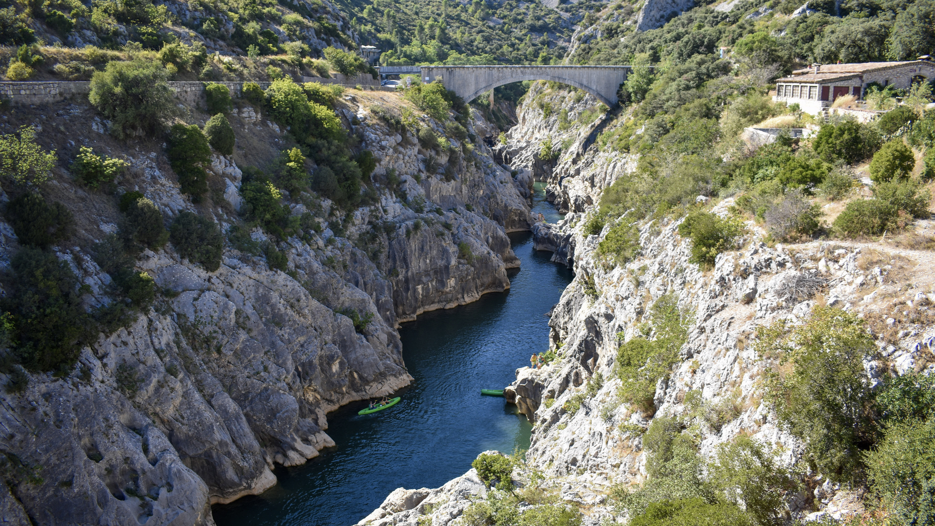 canoë dans la vallée de l'Hérault