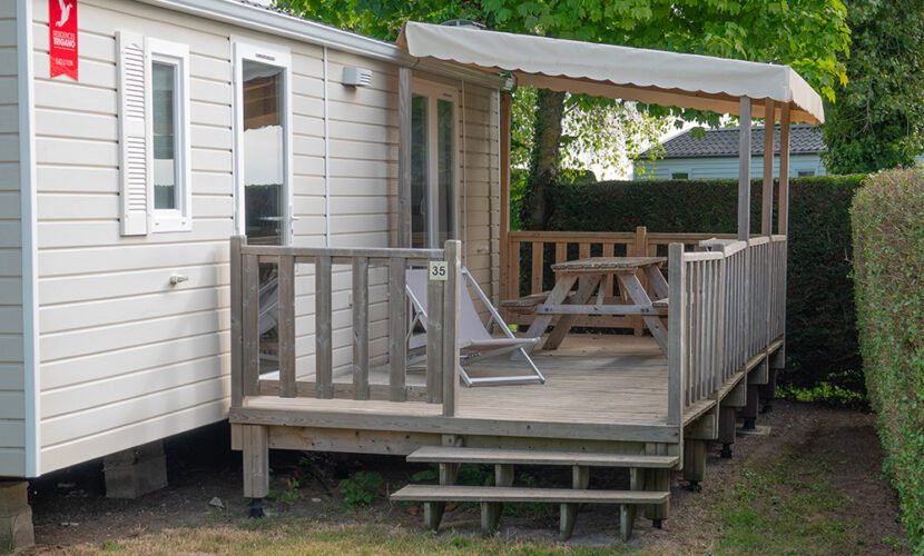 Terrasse d'un mobil-home Confort