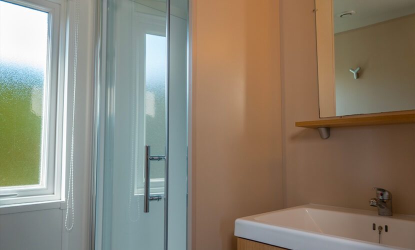 Salle de bain d'un mobil-home Famille 3 chambres