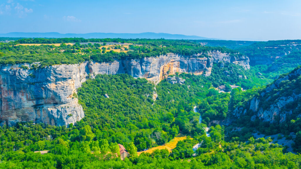 La provençale falaise de Buoux