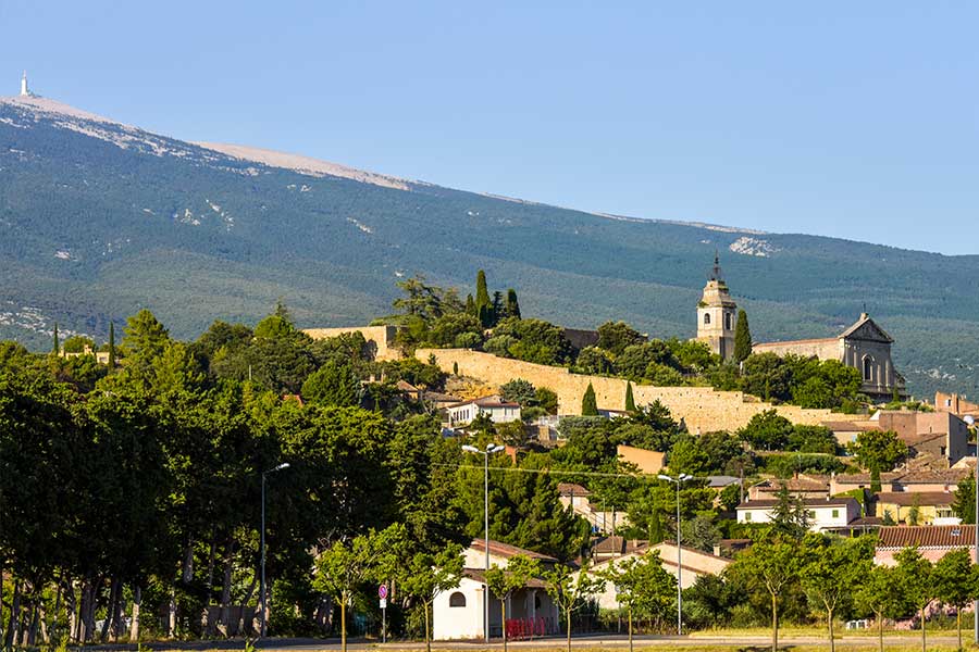 Village de Bédoin au pied du Mont Ventoux