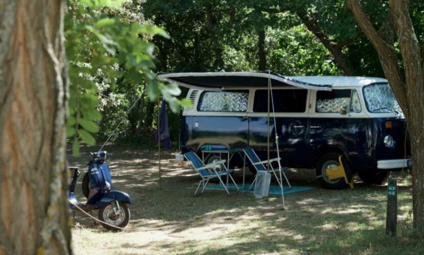 Combi vintage au Camping Le Pastory