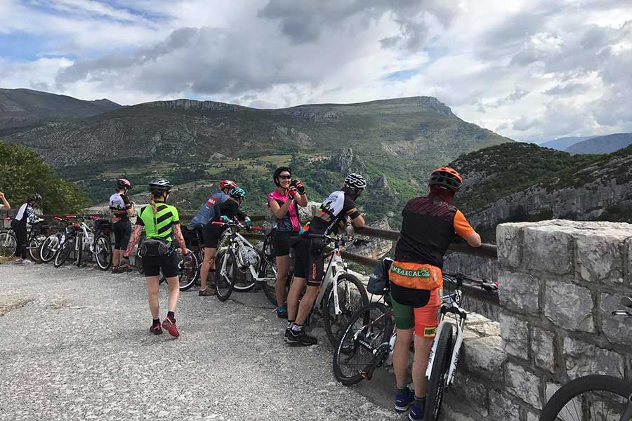 Cyclotourisme en Provence au départ du Camping Frédéric Mistral