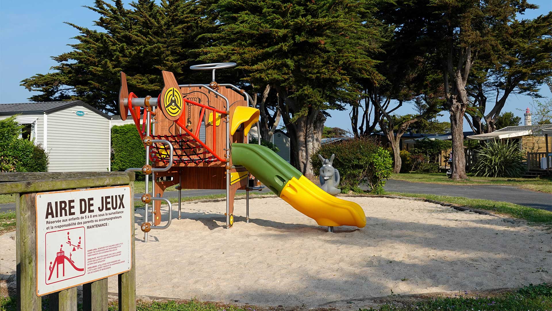 Jeux extérieurs du Camping les Pérouses du Phare