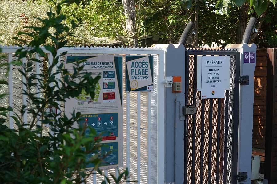 Accès direct à la plage depuis le Camping Pleine Mer