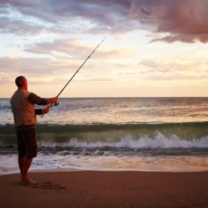 Surfcasting au crépuscule