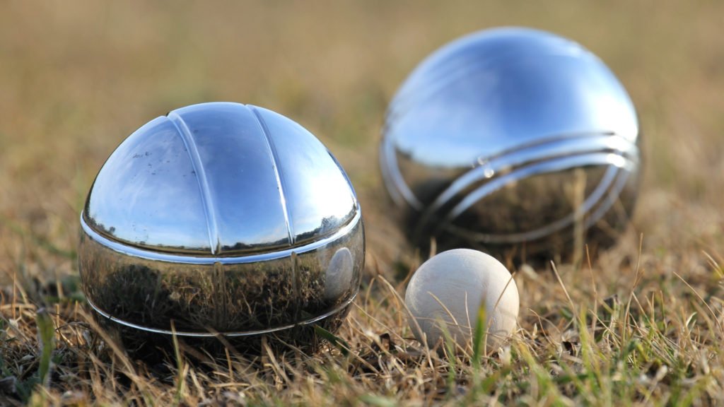 Bien choisir ses boules pour s'initier à la pétanque