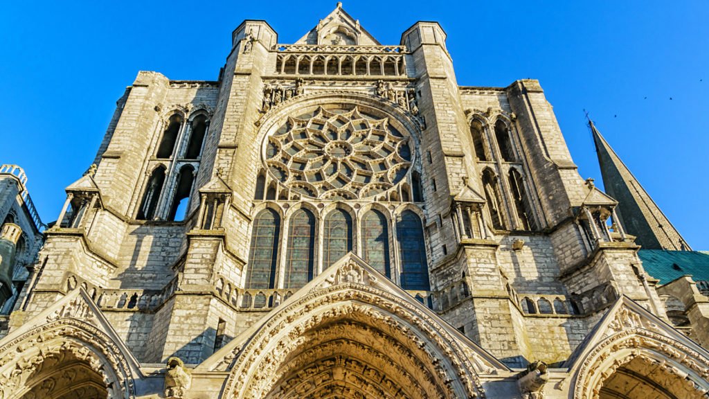 Portail sculpté Chartres