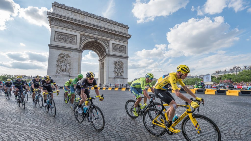 Le Tour de France aux Champs-Élysées