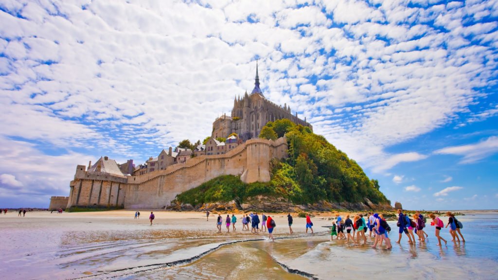 Le Mont Saint-Michel est ses visiteurs