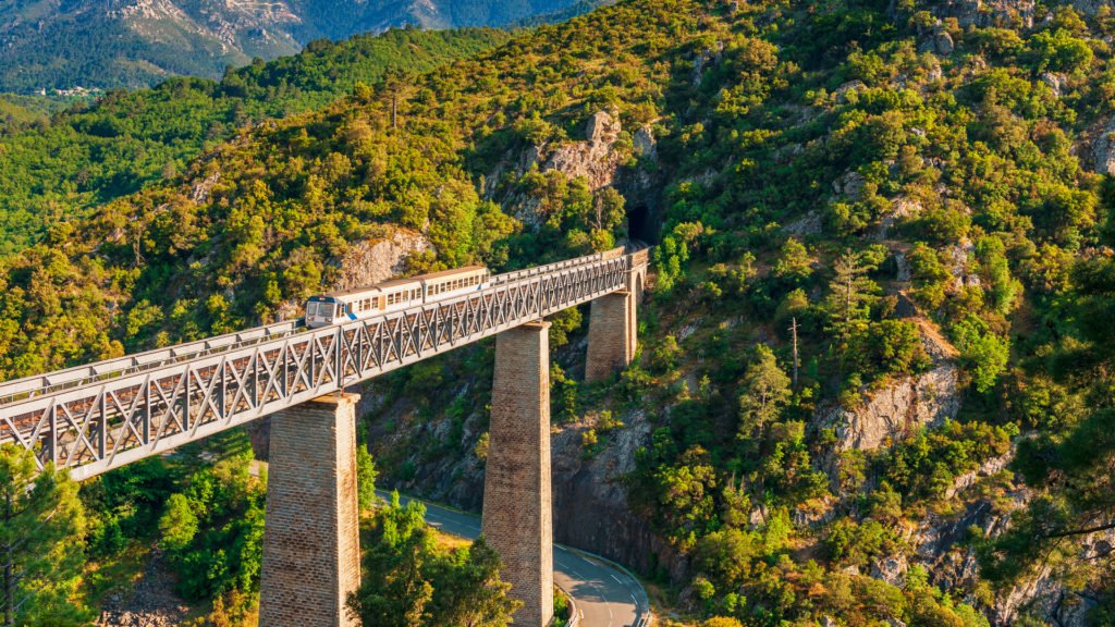 Pont Eiffel traversant le Vecchio en Corse