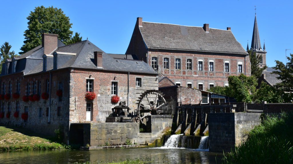 Église et moulin de Maroilles