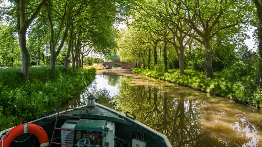 Le canal du Midi est le plus connu des canaux de France