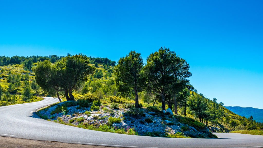 Road-trip à moto sur la route des Crêtes de Cassis