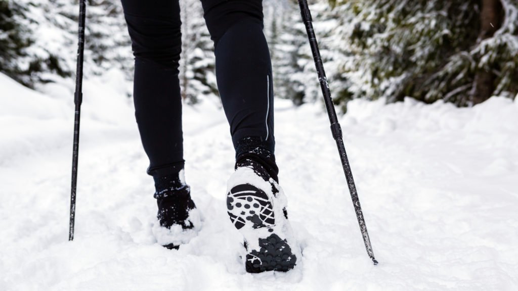 Bien s'équiper pour la marche en hiver